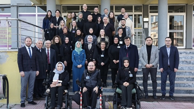 Kütahya Belediyesi'nde 26 personel işaret dili sertifikası aldı