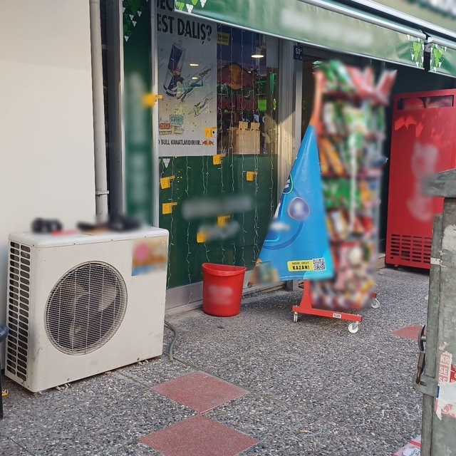 İşyerine silahlı saldırı: 12 el ateş ettiler