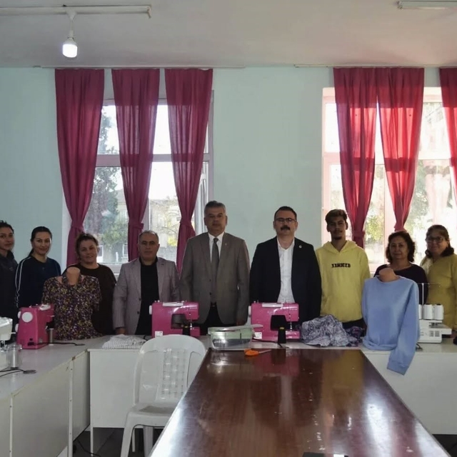 Kaymakam Ateş, Halk Eğitim kursiyerleriyle bir araya geldi