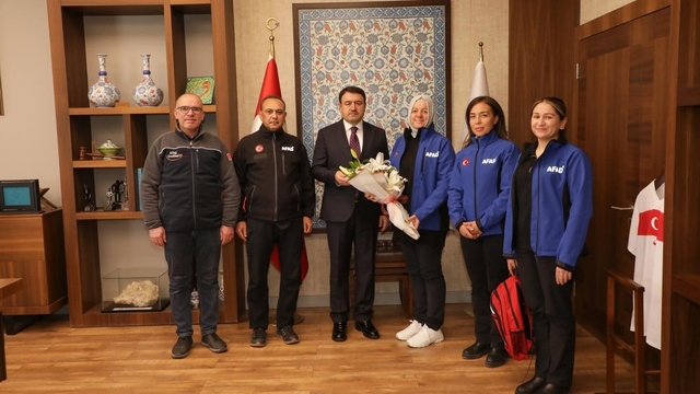 Kütahya AFAD'dan kuruluş yıl dönümünde valiliğe ziyaret