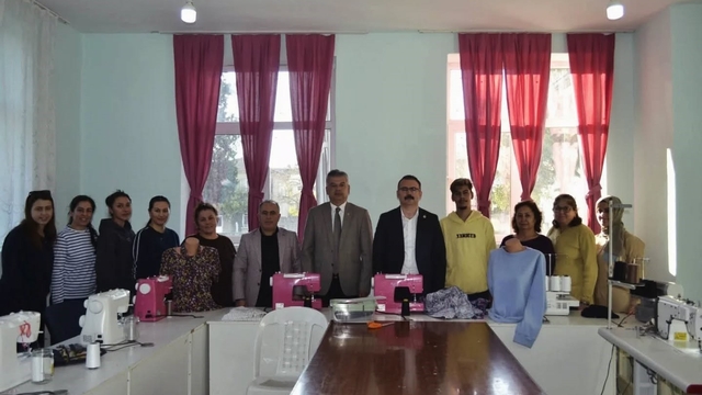 Kaymakam Ateş, Halk Eğitim kursiyerleriyle bir araya geldi