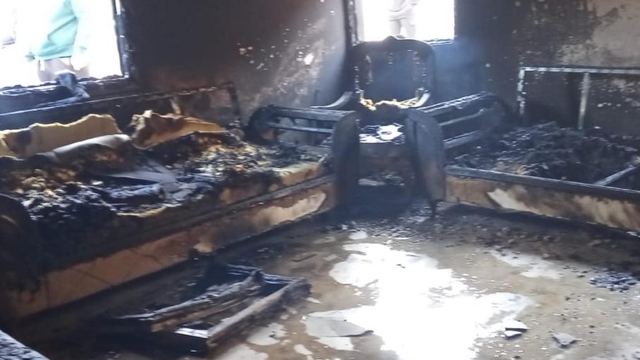 Reyhanlı'da yanan ev kullanılmaz hale geldi