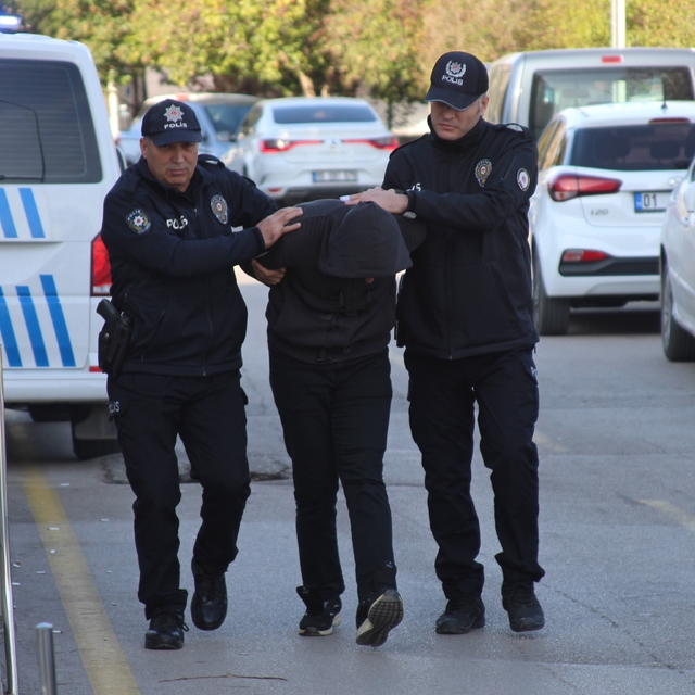 Otobüs şoförüyle motosikletli kadın birbirine girdi: Sürücü adliyeye sevk e...