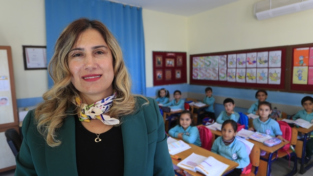 Aysel öğretmen, köy okullarında başladığı mesleğinde, eğitim dünyasının Nobel'ine aday oldu
139 ülkeden 5 binden fazla öğretmenin başvurduğu  Global Teacher Prize'da ilk 50 arasında yer aldı
Birincilik ödülü olan 1 milyon doları kazanırsa tüm parayı kanser hastaları ve kız çocukları için kullanacak