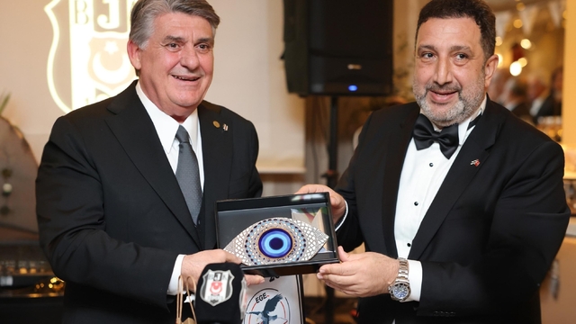 Serdal Adalı İzmir'de Beşiktaşlılarla buluştu