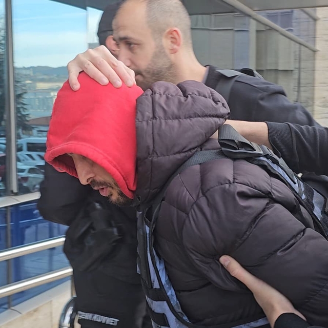 Bıçaklı cinayetin zanlısı kendini böyle savundu; "3 kişi bana saldırdı, yok...