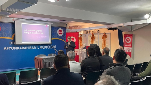 Afyonkarahisar'da 'Üniversite Gençliğinde İnanç ve Aile' semineri