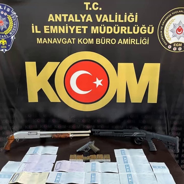 Antalya'da tefecilik ve nitelikli dolandırıcılık operasyonu
Antalya'nın da...