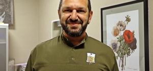 Arı ürünlerine alerjisi olanlara 'propolis' uyarısı
Beslenme ve Diyet Uzmanı Sezgin: "Alerjik cilt reaksiyonu olan kişilerde alerjen bölgeye sürüldüğünde bu alerjiyi daha da fazla arttırabildiğine dair veriler var"
"Yarayı sakinleştirmesi ve rahatlatması açısından uçuk gibi bazı durumlarda yardımcı olabiliyor ama 'Ben bunu sürdüm cildimi yeniledim' kısmında işe yaramıyor"
"Ağız sağlığı için kullanılacaksa diş hekimi, çocuklarda ise aynı zamanda pediatrist kontrolü mutlaka olmalı"