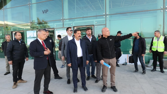 Hatay Havalimanı'nda ikinci pistin yapım çalışması sürüyor