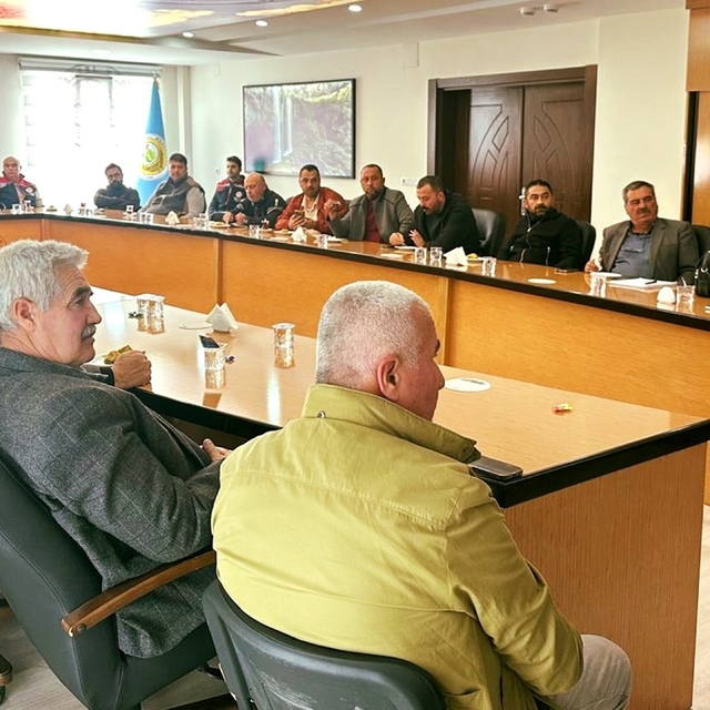 Mersin'de zeytinyağı ve sofralık zeytin üretimi bilgilendirme toplantısı