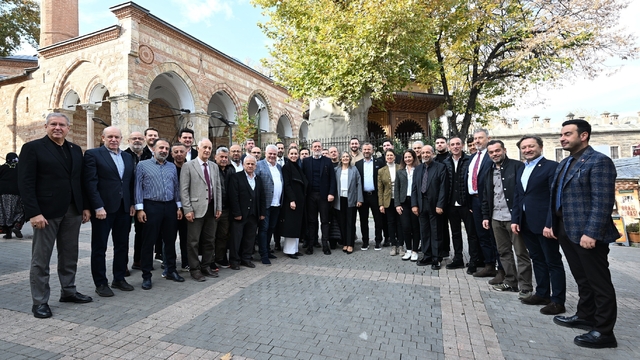 BTSO'dan Tarihi Çarşı ve Hanlar Bölgesi için ortak vizyon toplantısı
BTSO Yönetim Kurulu Başkanı İbrahim Burkay:
"Dijitalleşme tarihi çarşılarımız için büyük fırsatlar sunuyor"