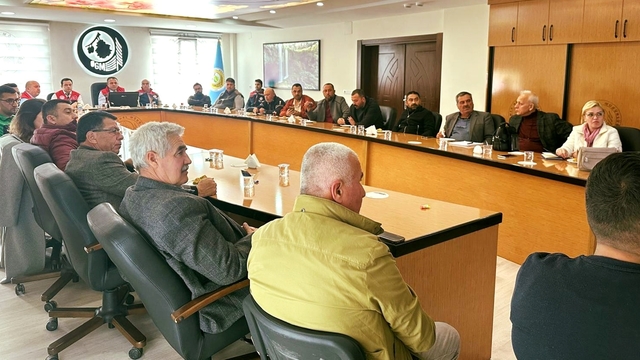 Mersin'de zeytinyağı ve sofralık zeytin üretimi bilgilendirme toplantısı