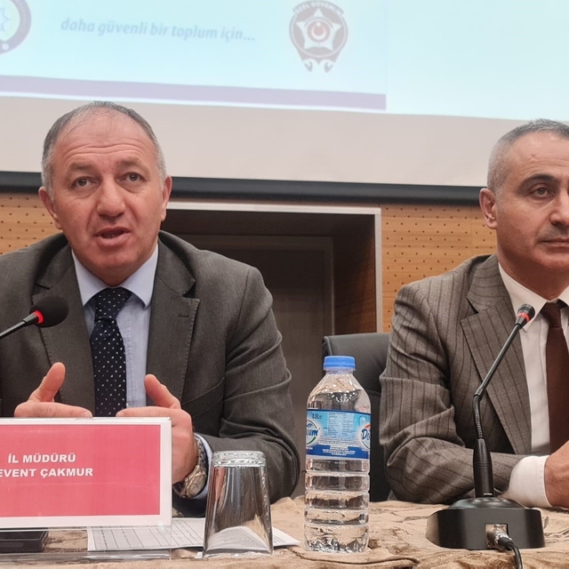 Özel güvenlikçilerle değerlendirme toplantısı