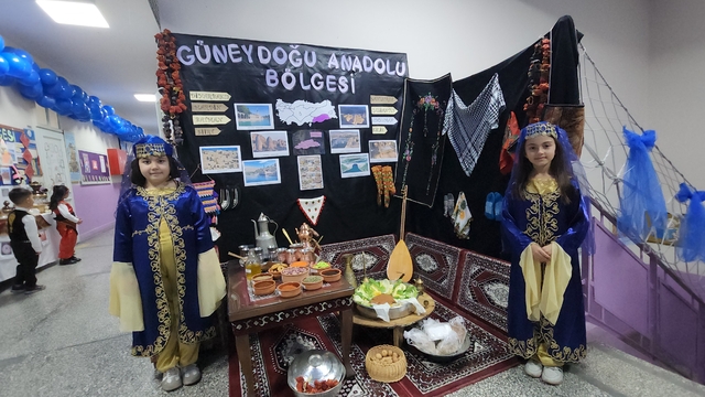 Suluova'da 7 bölgenin yöresel lezzet ve eşyalar sergilendi