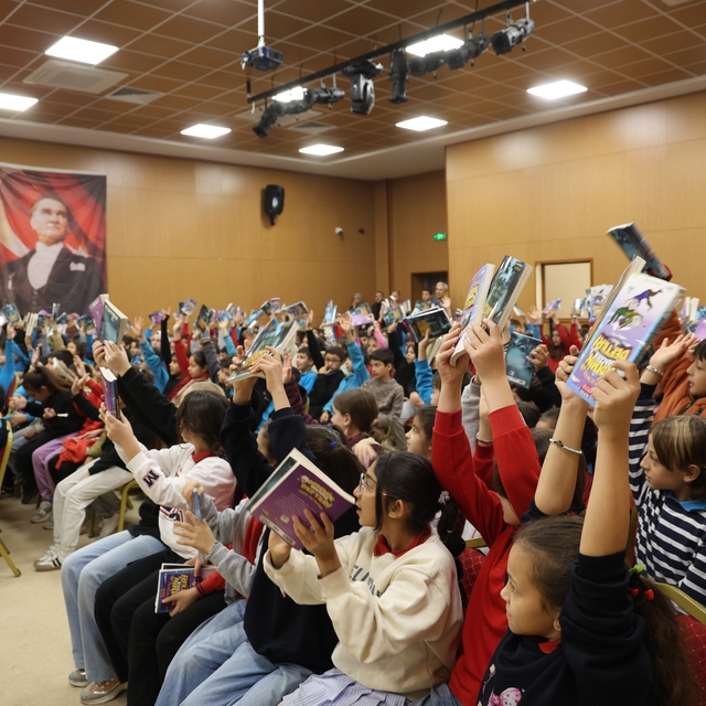 Dijital bağımlılık ve akran zorbalığına karşı kitaplı mücadele