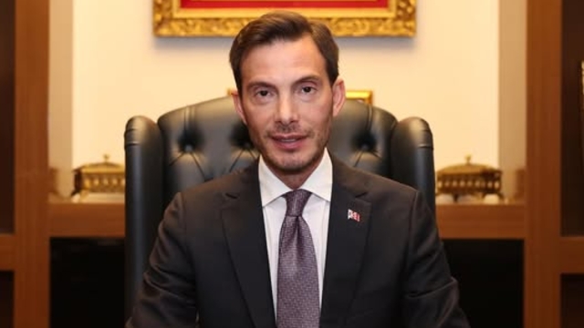 Başkanın makam odasından çıkan dinleme cihazındaki sim kart, cihazı bulan kişinin üstüne kayıtlı çıktı