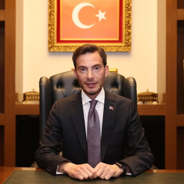 Başkanın makam odasından çıkan dinleme cihazındaki sim kart, cihazı bulan k...