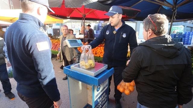 Canik'te pazarlarda denetim: Tartıdan tezgaha tam kontrol