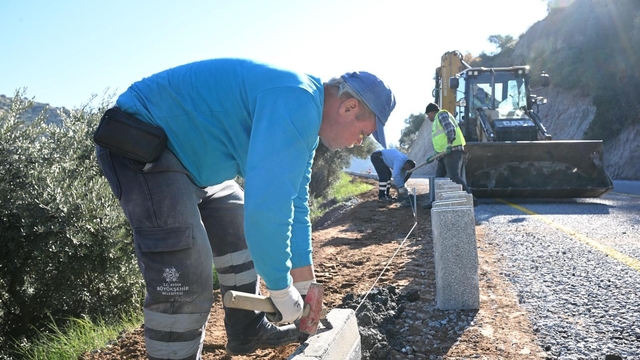 Büyükşehir'den Aydın genelinde eş zamanlı yol hamlesi