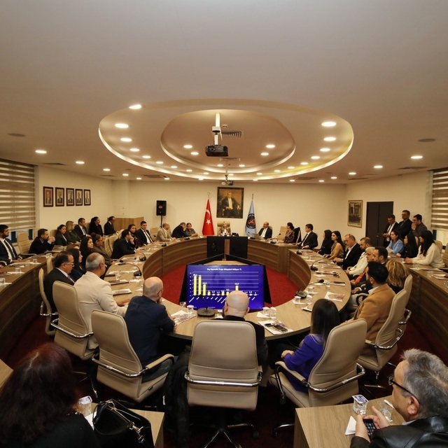 Akdeniz Üniversitesi'nde başarılı akademisyenler ödüllendirildi