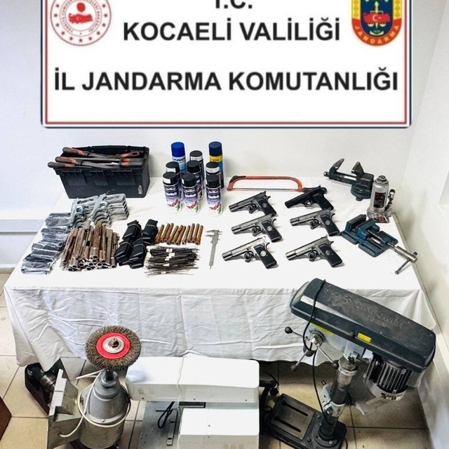 Kocaeli'de silah imalathanesine dönüştürülen adrese operasyon