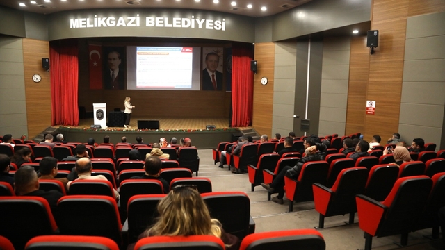 Melikgazi Belediyesi'nde kamu ihale mevzuatı eğitimi veridi
