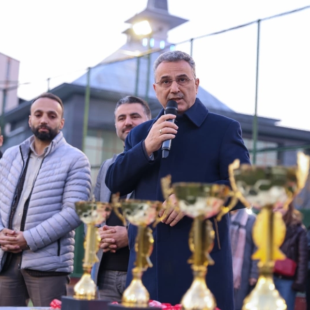 Başkan Kurnaz: "Topluma faydalı bireyler yetiştiriyoruz"
Turnuvanın Şampiyo...