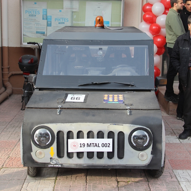 Geleceğin mühendislerinin tasarladığı elektrikli araçlar beğeni topladı