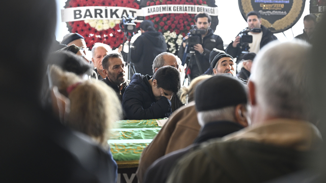 Siirt'te evinde bıçaklanarak öldürülen kadının cenazesi Ankara'da toprağa verildi