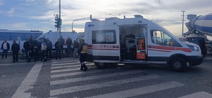 Diyarbakır'da otomobil ile çarpışan hafif ticari aracın sürücüsü yaralandı