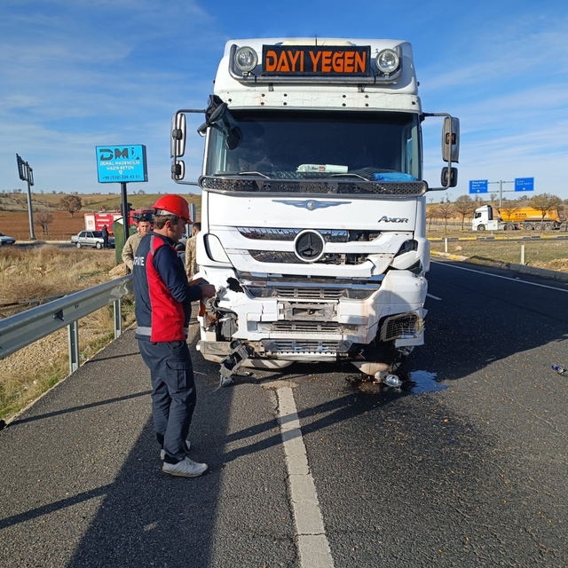 Mazıdağı'nda feci kaza: Genel cerrahi uzmanı ağır yaralandı