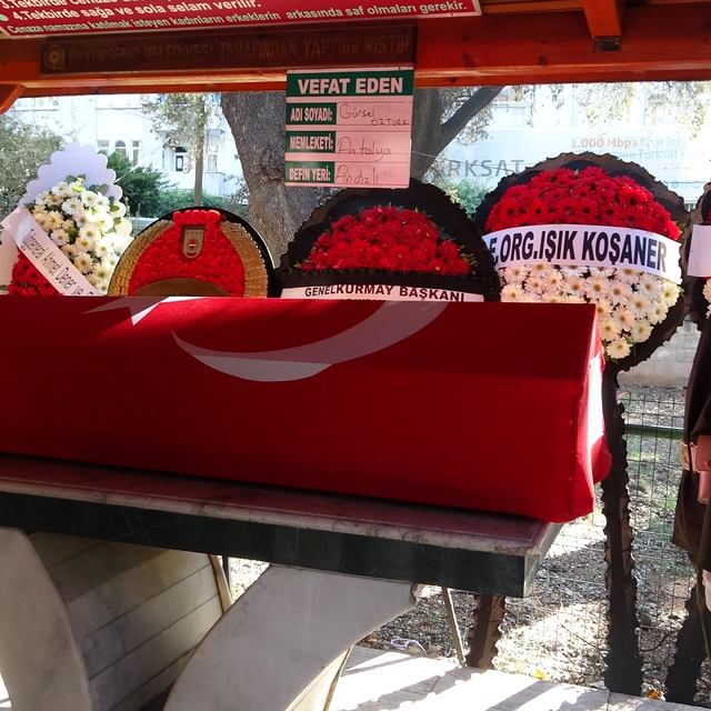 Emekli Tümgeneral Gürsel Öztürk Antalya'da son yolculuğuna uğurlandı