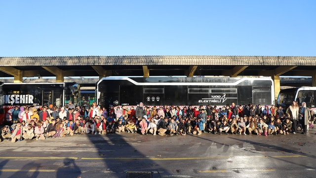 Çocuklardan yerinde toplu taşıma ve ulaşım incelemesi