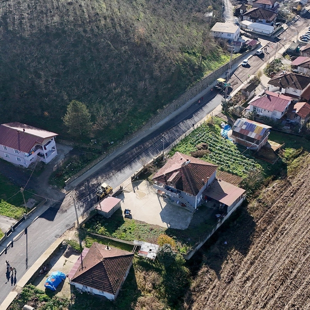 Akyazı'da altyapı bitti, asfalt serimi başladı