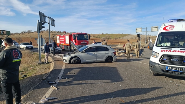 TIR'ın çarptığı otomobilin sürücüsü ağır yaralandı