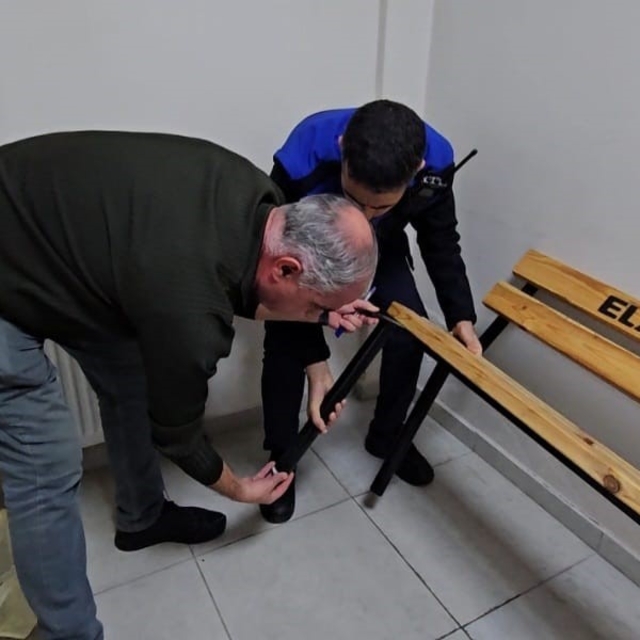 Dilenci yakayı ele verdi, parayı sakladığı yer şaşkına çevirdi