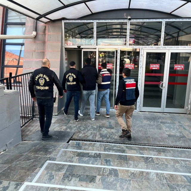 'Dolandırıcılık' suçundan 19 yıl hapis cezası olan şahıs yakalandı