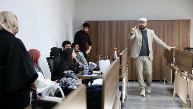 GAÜN İletişim Fakültesi öğrencileri AA Gaziantep Bölge Müdürlüğü'nü ziyaret etti