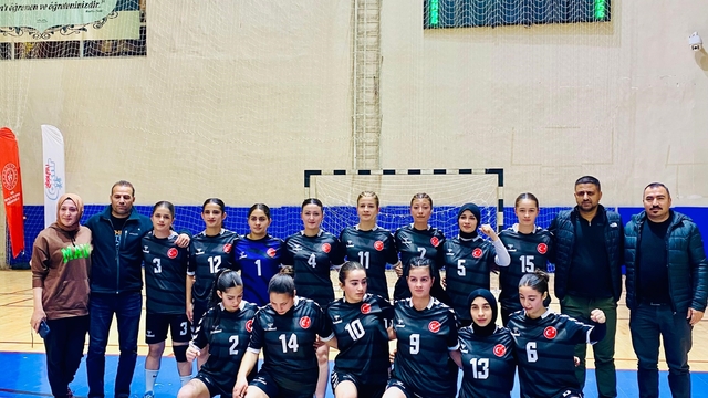 Ağrı Spor Lisesi hentbolda Türkiye yarı finallerine yükseldi