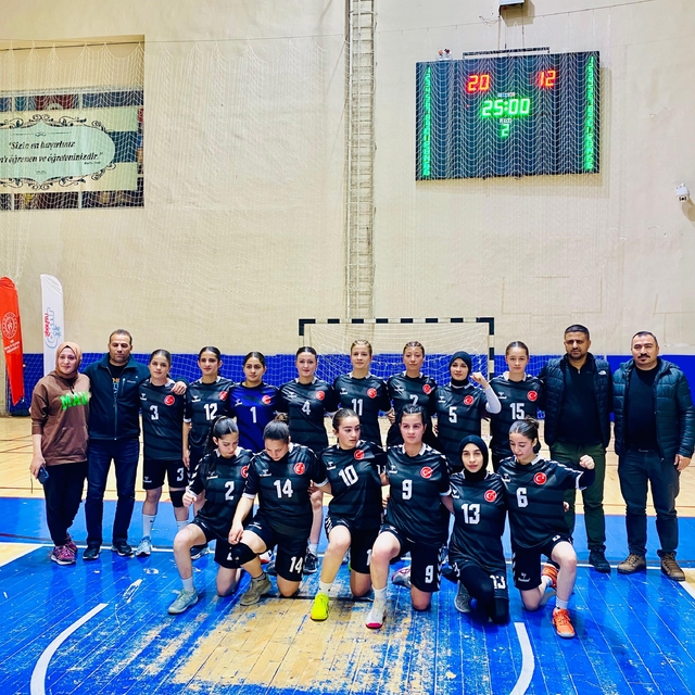 Ağrı Spor Lisesi hentbolda Türkiye yarı finallerine yükseldi