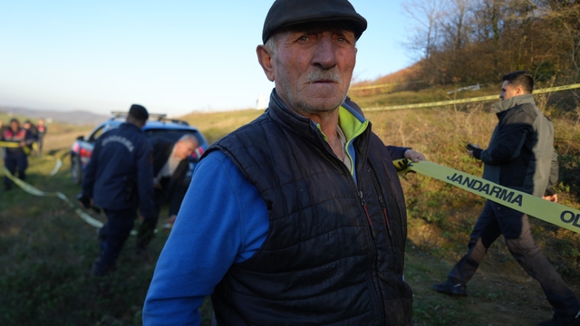 İnsansız hava aracını bomba sandı, 3 günlük korku ihbarla son buldu
"Kötü bir şey olur, bomba olur diye korkudan yanaşamadım zaten. Korktuğum için kimseye söylemedim"
"Kimse gelip almayınca bugün muhtara söyledim. Muhtar gelip baktı, o da ekiplere haber verdi"