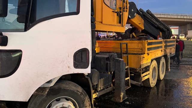 Şırnak'ta vinç, kavşaktaki 6 araca çarptı; 7 yaralı