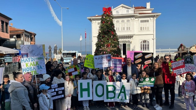 Mudanya'da öğrenciler, veliler ve öğretmenler sağlıklı yaşam için yürüdü