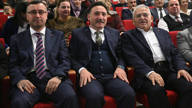 Kayseri'de adliye çalışanlarının oluşturduğu koro konser verdi