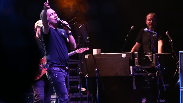 Rize'de "Yaşayan Miras Şöleni"nde şarkıcı Kıraç sahne aldı