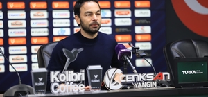 Selçuk İnan: "23 puan çok iyi puan"
Kocaelispor Teknik Direktörü Selçuk İnan:
"1-2 oyuncu transfer edeceğiz"