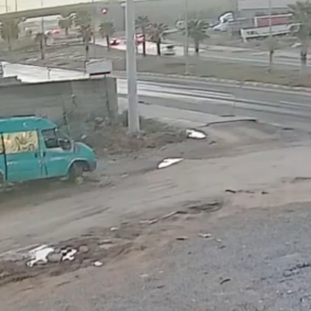 Şırnak'ta vinç, kavşaktaki 6 araca çarptı; 7 yaralı (2)