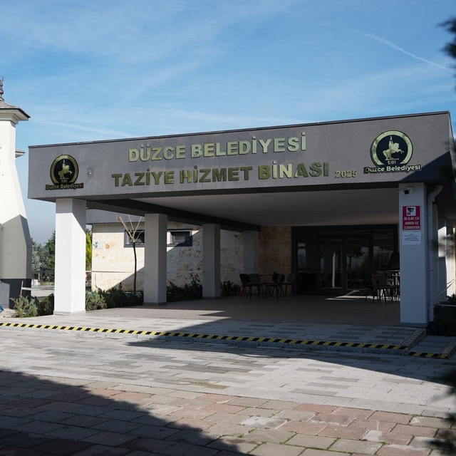 Vatandaşın en acı gününde yanlarında oldular
Düzce'de bin 702 cenazeye naki...