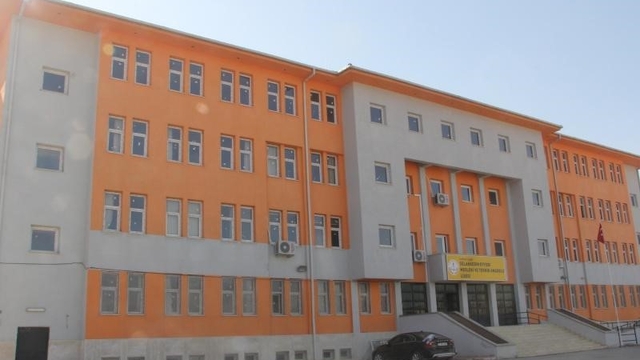 Cizre'deki lisede taciz iddiası: Öğretmen gözaltında